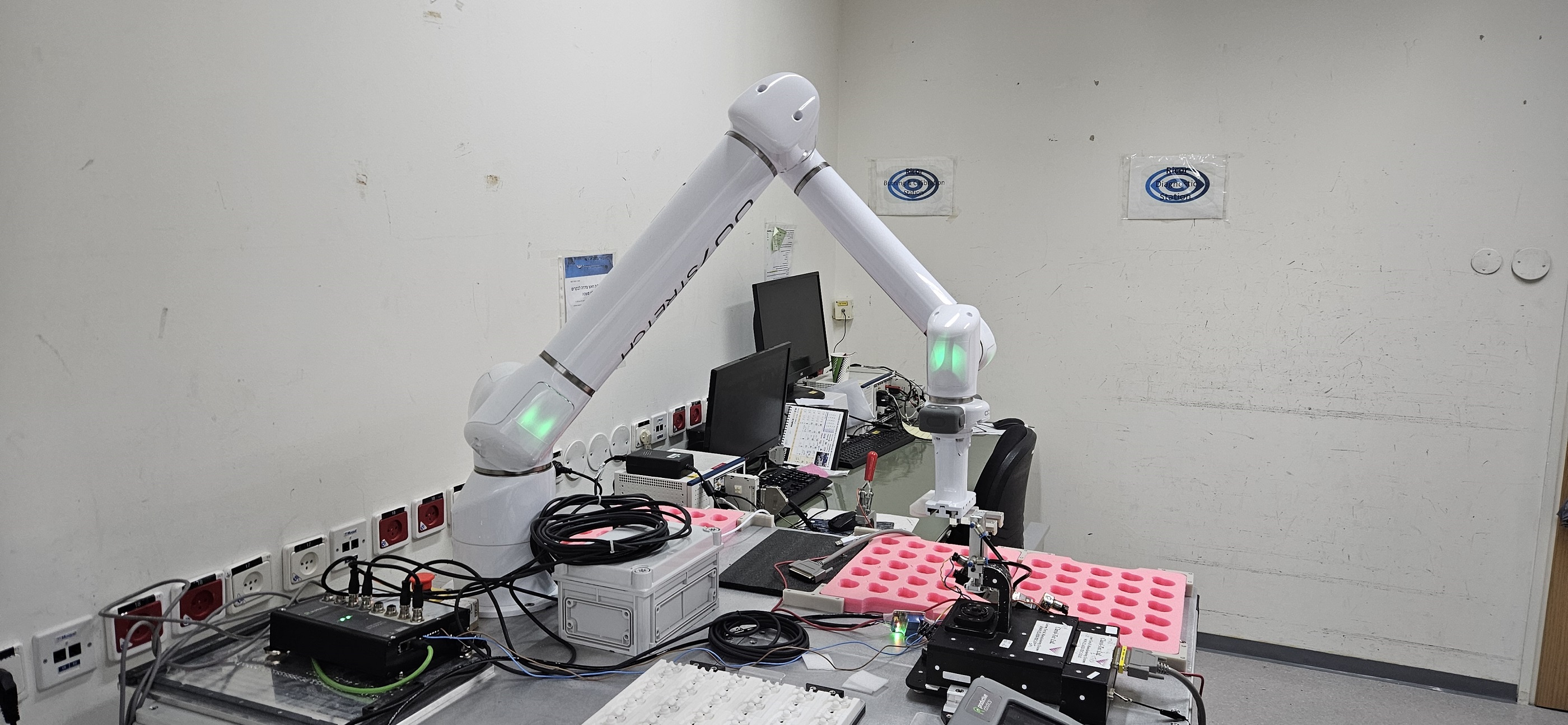רובוט לדוגמה במפעל ניסטק מוקטן